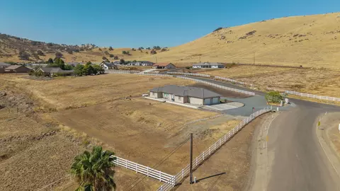 View/Area - 16741 Silver Fox Ln, Springville, CA 93265 photo 6 of 6