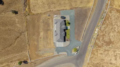 View/Area - 16741 Silver Fox Ln, Springville, CA 93265 photo 4 of 6