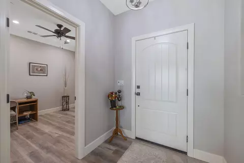 Entry Way - 16741 Silver Fox Ln, Springville, CA 93265 photo 2 of 5