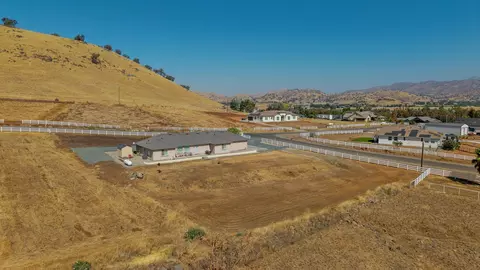 View/Area - 16741 Silver Fox Ln, Springville, CA 93265 photo 5 of 6