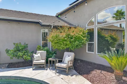 Exterior - 1945 N Greenfield Ave, Clovis, CA 93619 photo 8 of 12