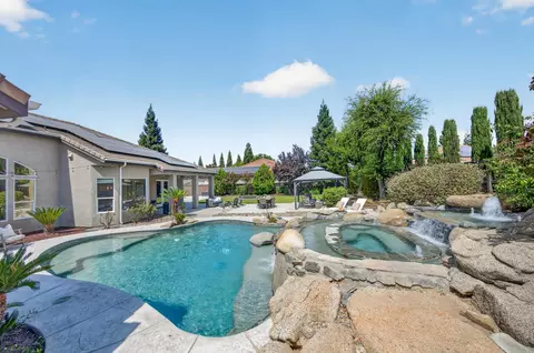 Exterior - 1945 N Greenfield Ave, Clovis, CA 93619 photo 6 of 12