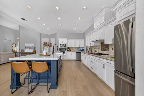 Kitchen - 1945 N Greenfield Ave, Clovis, CA 93619 photo 2 of 7