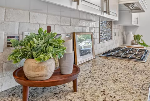 Kitchen - 1945 N Greenfield Ave, Clovis, CA 93619 photo 3 of 7