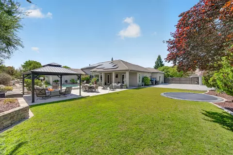 Exterior - 1945 N Greenfield Ave, Clovis, CA 93619 photo 11 of 12