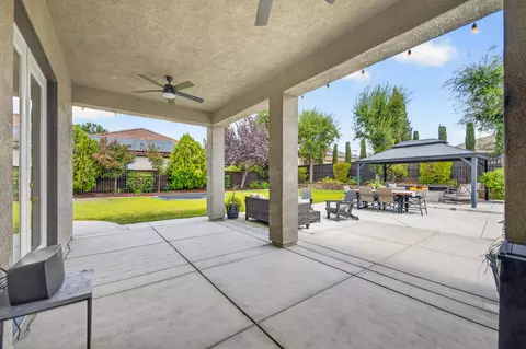 Exterior - 1945 N Greenfield Ave, Clovis, CA 93619 photo 9 of 12