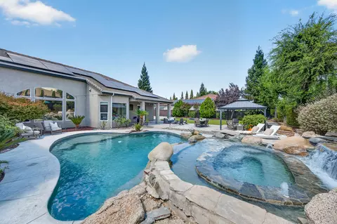 Exterior - 1945 N Greenfield Ave, Clovis, CA 93619 photo 5 of 12
