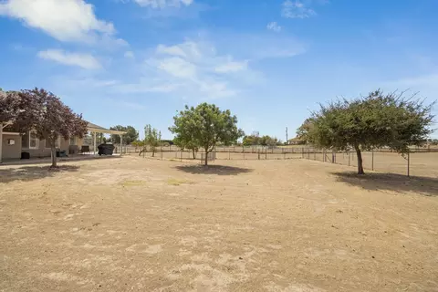 Exterior - 16322 La Canada Rd, Madera, CA 93636 photo 15 of 15
