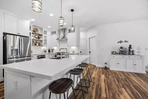 Kitchen - 16322 La Canada Rd, Madera, CA 93636 photo 7 of 7