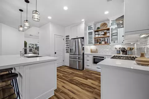 Kitchen - 16322 La Canada Rd, Madera, CA 93636 photo 2 of 7