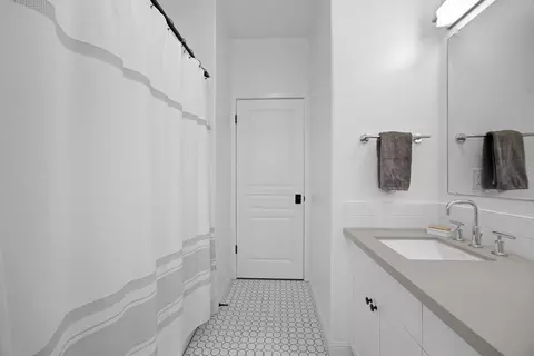 Bath - 16322 La Canada Rd, Madera, CA 93636 photo 6 of 6