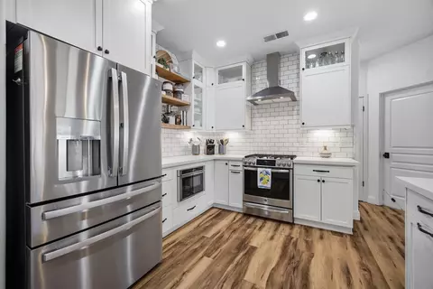 Kitchen - 16322 La Canada Rd, Madera, CA 93636 photo 4 of 7