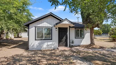 1060 W Belleview Ave, Porterville, CA 93257