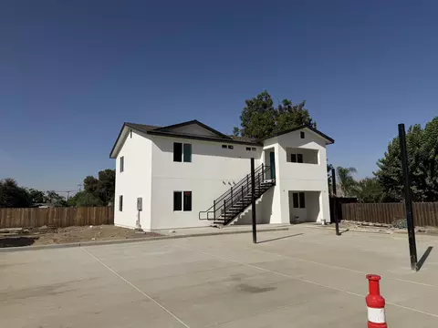 168 E Vandalia Ave, Porterville, CA 93257