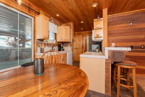 Dining - 706 Loop Dr, Springville, CA 93265 photo 1 of 7