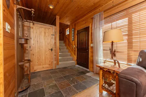 Entry Way - 706 Loop Dr, Springville, CA 93265 photo 1 of 7
