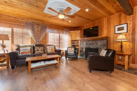 Living - 706 Loop Dr, Springville, CA 93265 photo 1 of 10