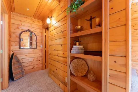 Entry Way - 706 Loop Dr, Springville, CA 93265 photo 5 of 7