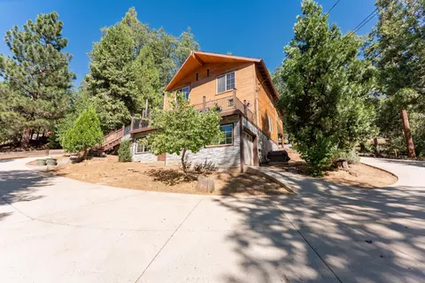 Exterior - 706 Loop Dr, Springville, CA 93265 photo 3 of 11