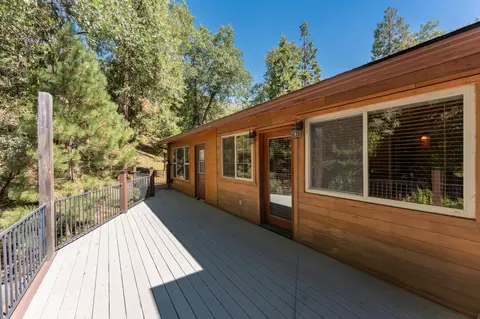 Exterior - 706 Loop Dr, Springville, CA 93265 photo 7 of 11