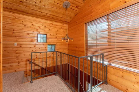 Entry Way - 706 Loop Dr, Springville, CA 93265 photo 3 of 7