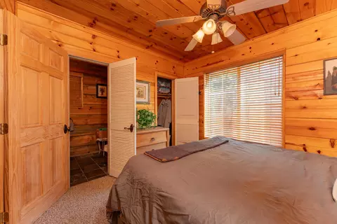 Bedroom - 706 Loop Dr, Springville, CA 93265 photo 3 of 8