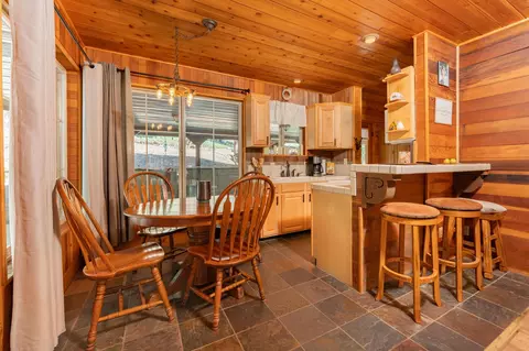 Dining - 706 Loop Dr, Springville, CA 93265 photo 2 of 7