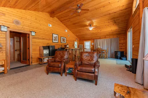 Living - 706 Loop Dr, Springville, CA 93265 photo 8 of 10