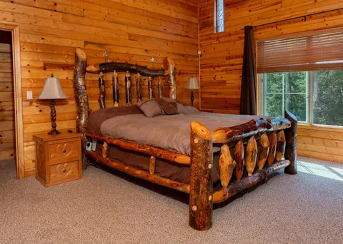 Bedroom - 706 Loop Dr, Springville, CA 93265 photo 7 of 8