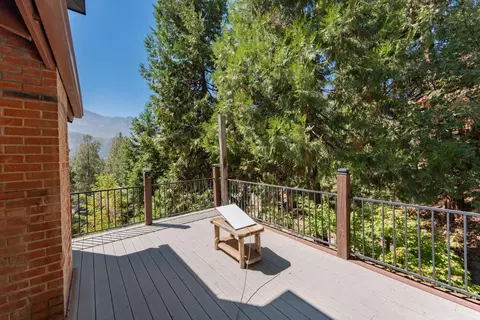 Exterior - 706 Loop Dr, Springville, CA 93265 photo 5 of 11