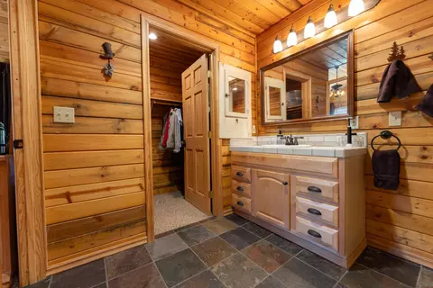 Other - 706 Loop Dr, Springville, CA 93265 photo 3 of 7