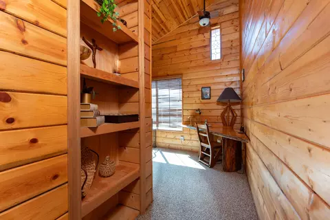 Entry Way - 706 Loop Dr, Springville, CA 93265 photo 7 of 7