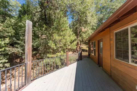 Exterior - 706 Loop Dr, Springville, CA 93265 photo 6 of 11