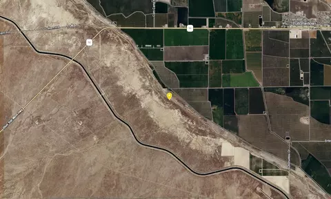Vic Blue Star Memorial Highway, Buttonwillow, CA 93206 photo 8