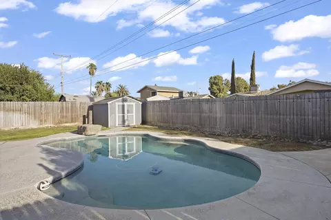 Exterior - 1749 E Kohn Ave, Tulare, CA 93274 photo 8 of 8