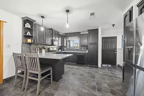 Kitchen - 1749 E Kohn Ave, Tulare, CA 93274 photo 2 of 6