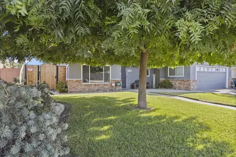 Exterior - 1749 E Kohn Ave, Tulare, CA 93274 photo 3 of 8