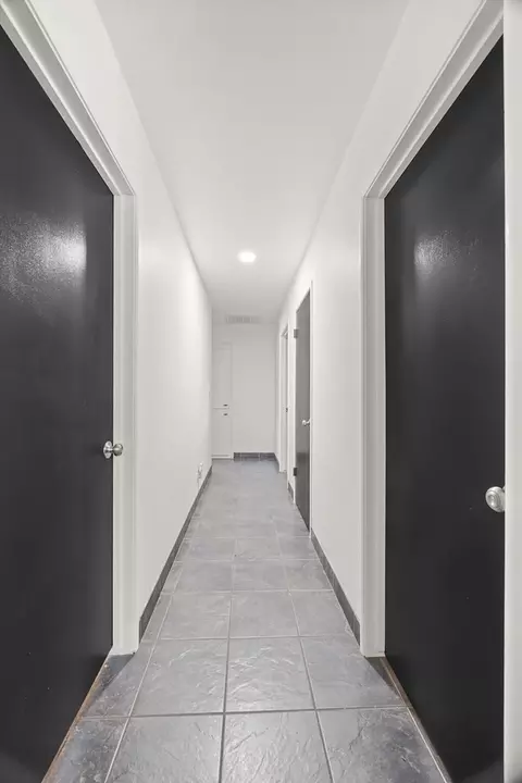 Entry Way - 1749 E Kohn Ave, Tulare, CA 93274 photo 3 of 3