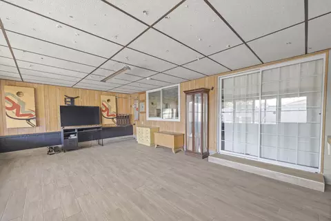Living - 1749 E Kohn Ave, Tulare, CA 93274 photo 5 of 5