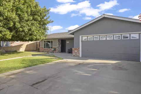 Exterior - 1749 E Kohn Ave, Tulare, CA 93274 photo 2 of 8