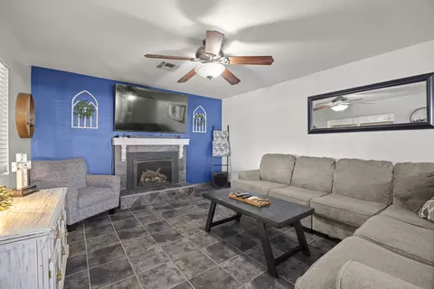 Living - 1749 E Kohn Ave, Tulare, CA 93274 photo 4 of 5