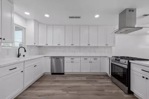 Kitchen - 1146 Lassen Dr, Hanford, CA 93230 photo 3 of 3
