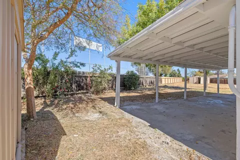 Exterior - 1146 Lassen Dr, Hanford, CA 93230 photo 5 of 12