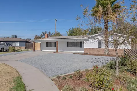 Exterior - 1146 Lassen Dr, Hanford, CA 93230 photo 3 of 12