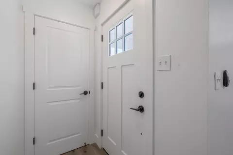 Entry Way - 1146 Lassen Dr, Hanford, CA 93230 photo 1 of 6