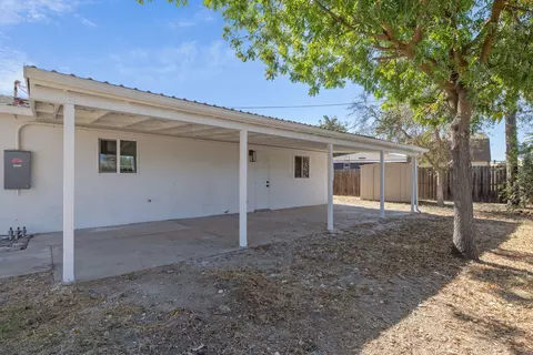 Exterior - 1146 Lassen Dr, Hanford, CA 93230 photo 7 of 12