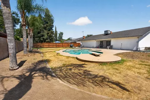 Exterior - 1399 E Boyer Dr, Tulare, CA 93274 photo 4 of 4