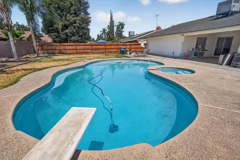 Exterior - 1399 E Boyer Dr, Tulare, CA 93274 photo 3 of 4