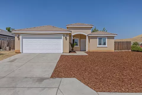 414 Summit Ave, Woodlake, CA 93286
