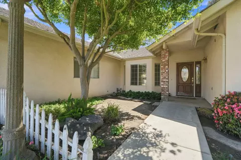 Exterior - 2731 E Feemster Ave, Visalia, CA 93292 photo 3 of 7